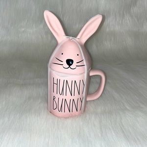 NWT Rae Dunn HUNNY BUNNY 🐰 mug with topper